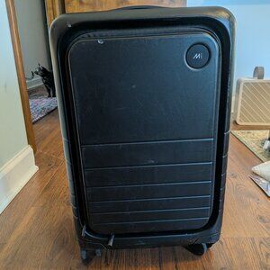 Monos Carry On Pro in Black (used)